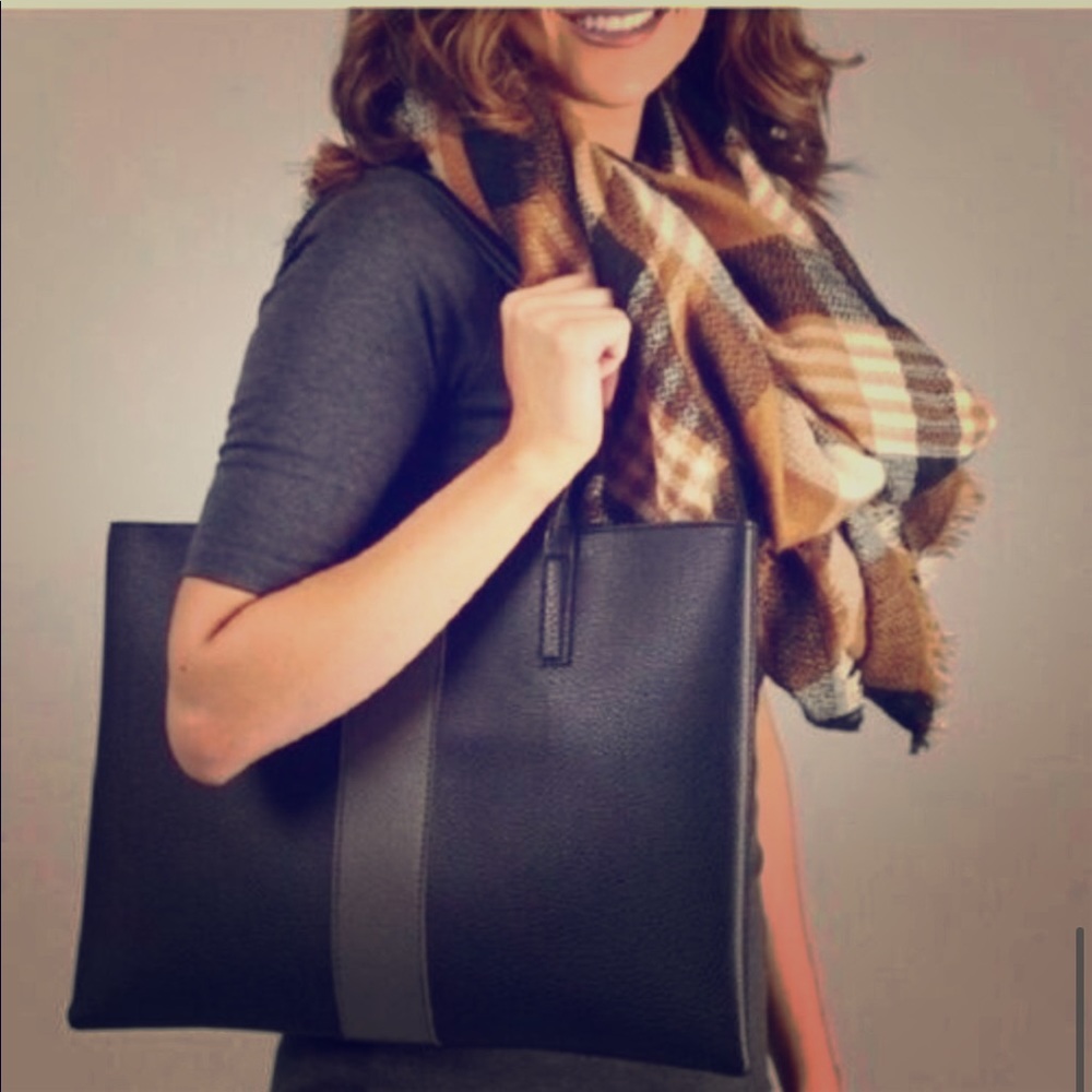 Vince Camuto | Color block Bag Black New